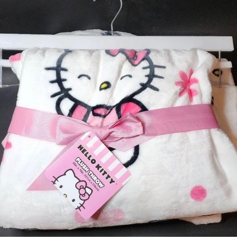 Hello Kitty Flower Daisy and Bow Design Plush Throw Blanket 50"x70"NWT